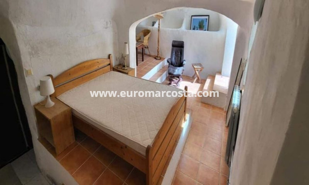 Sale - Country house - La Canalosa - Alicante