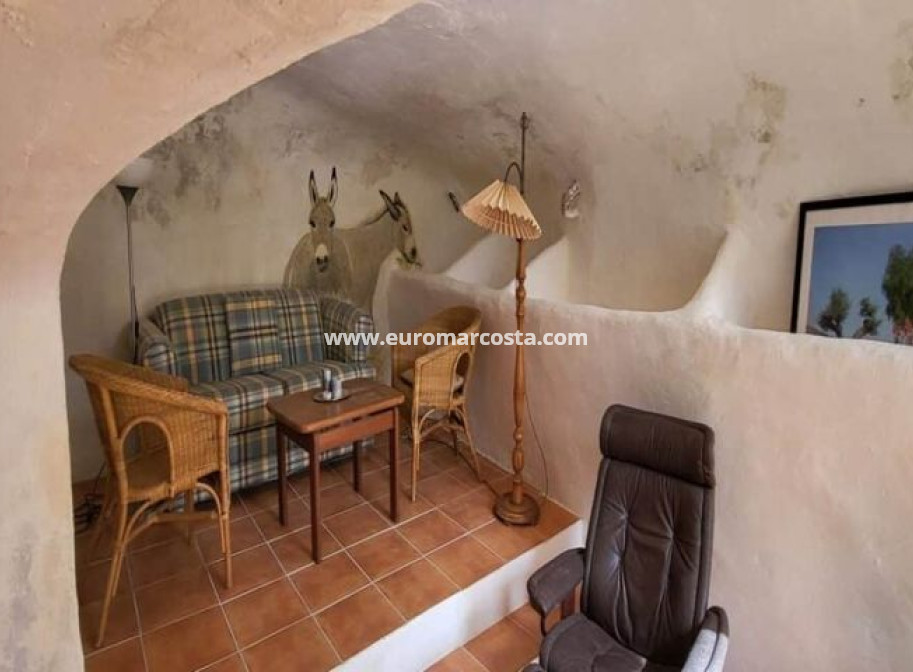 Sale - Country house - La Canalosa