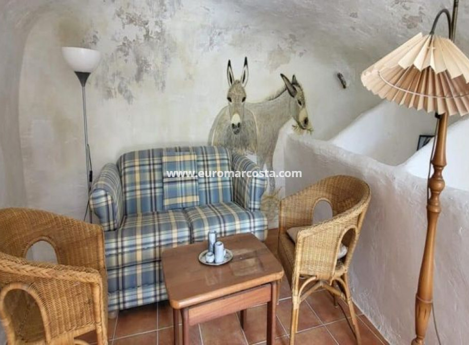 Sale - Country house - La Canalosa