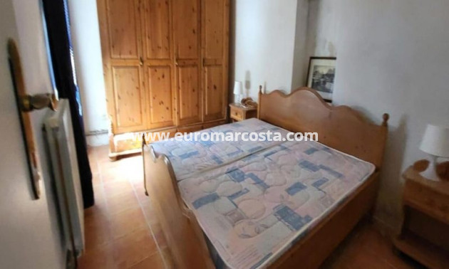 Sale - Country house - La Canalosa