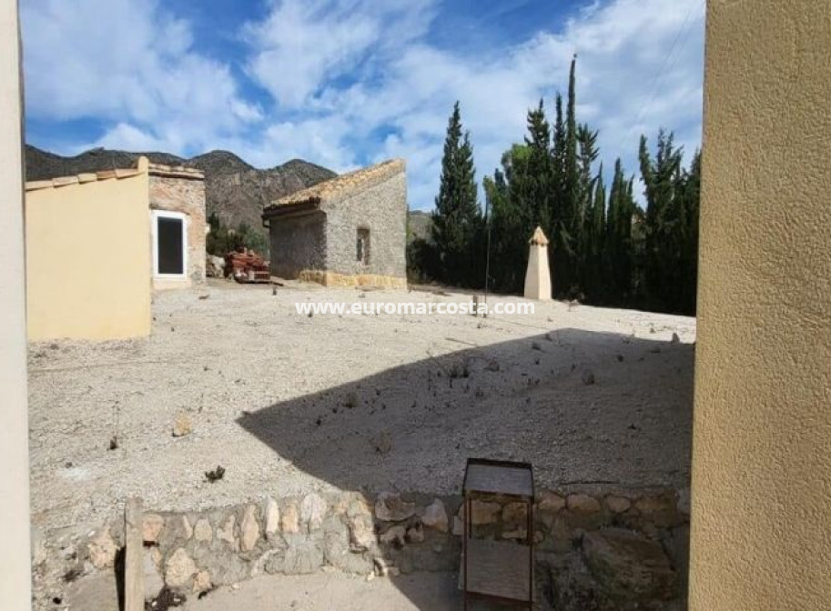 Sale - Country house - La Canalosa - Alicante