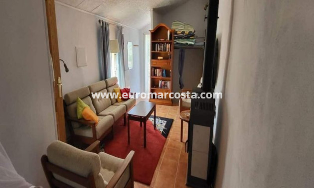 Sale - Country house - La Canalosa - Alicante