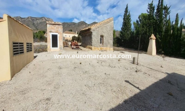 Sale - Country house - La Canalosa - Alicante