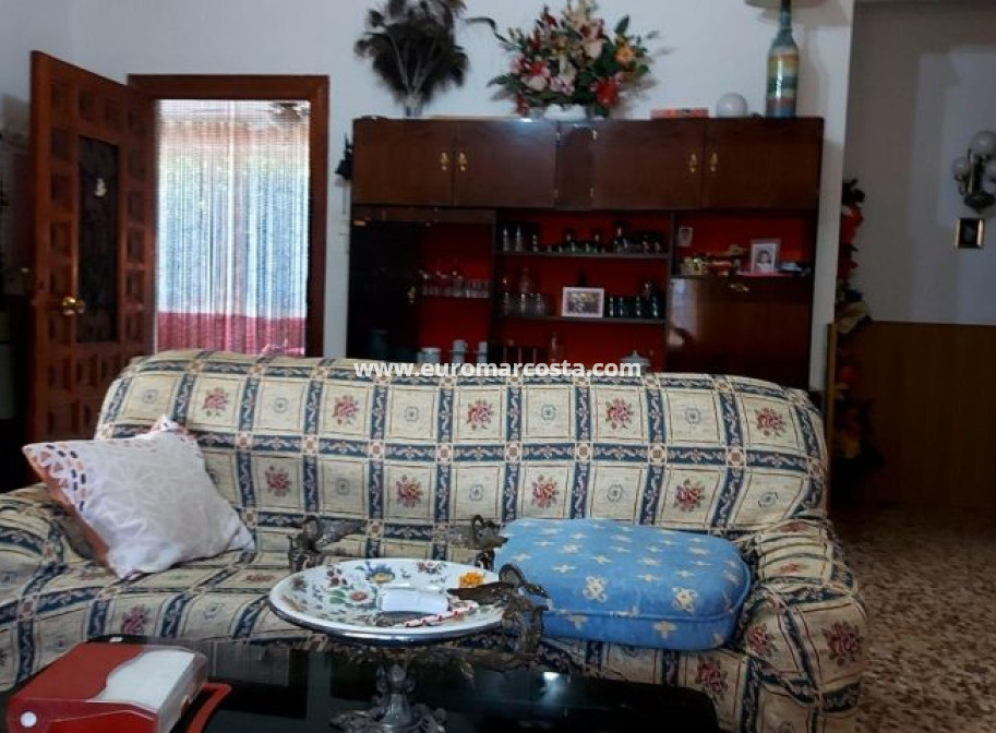 Sale - Country house - Hondón de las Nieves