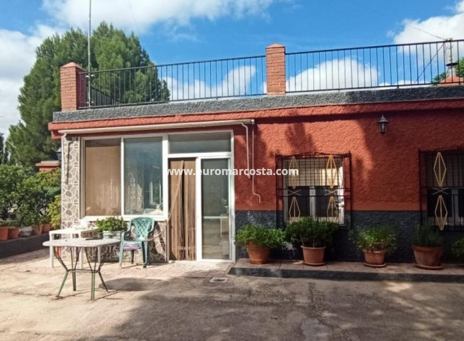 Sale - Country house - Hondón de las Nieves