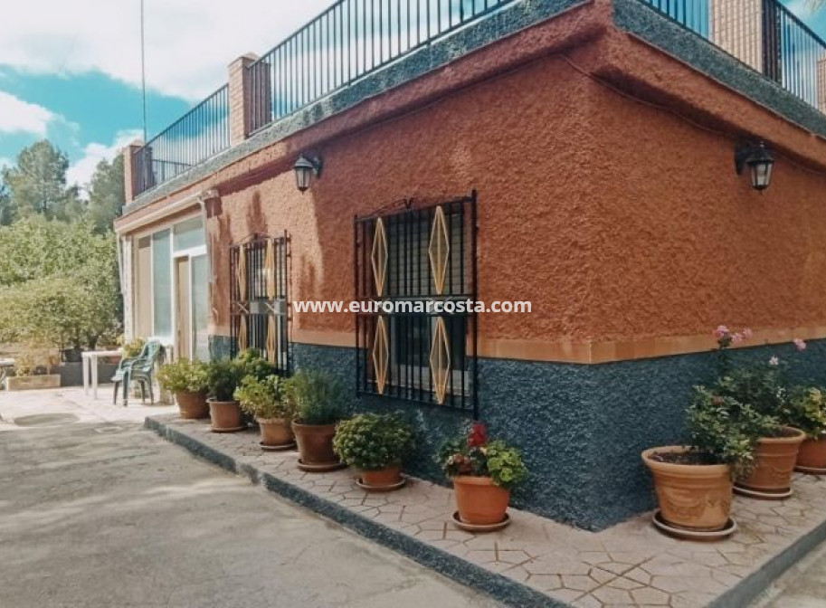 Sale - Country house - Hondón de las Nieves