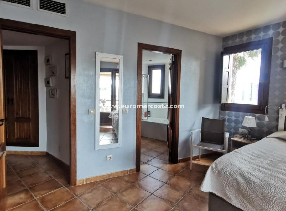 Sale - Apartment / flat - Alicante