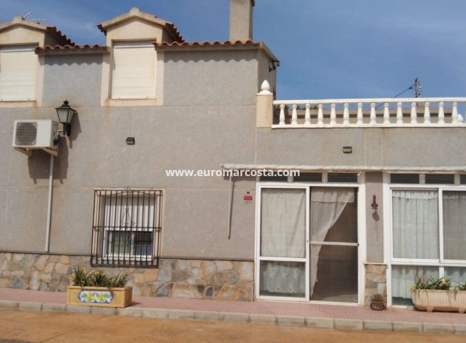 Sale - Country house - Hondón de las Nieves