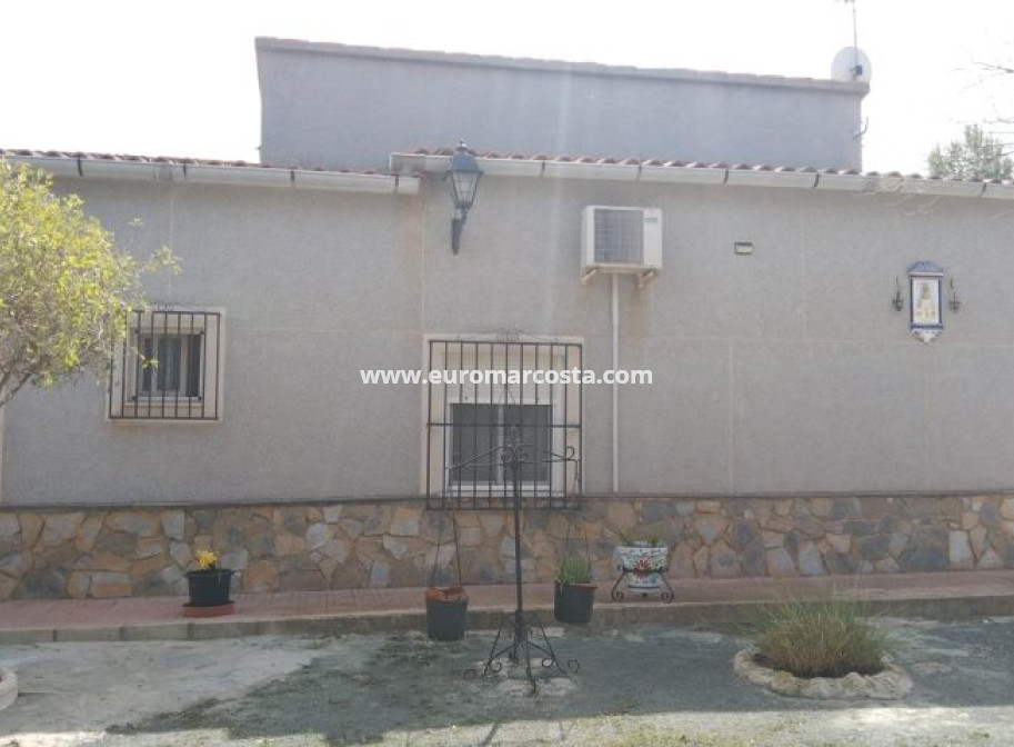 Sale - Country house - Hondón de las Nieves