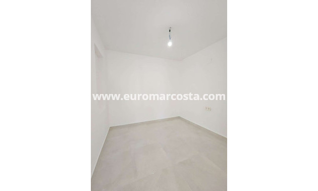 Venta - Bungalow - Torrevieja - Torreta