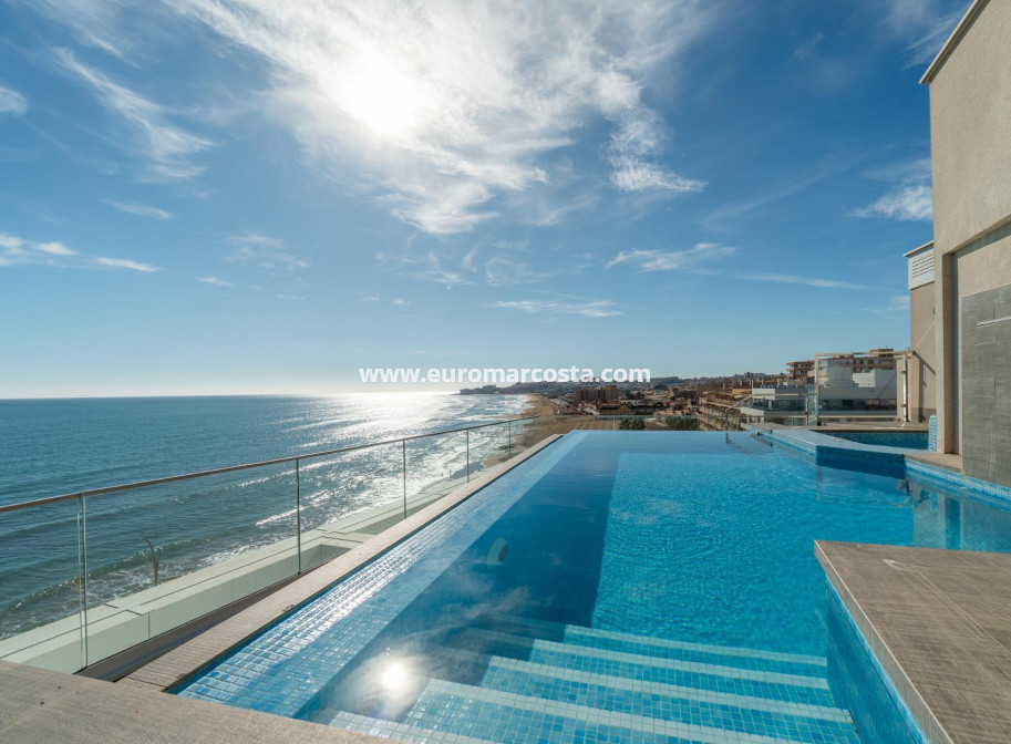 Sale - Apartment / flat - Torrevieja - La Mata