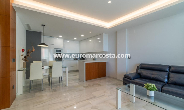 Sale - Apartment / flat - Torrevieja - La Mata