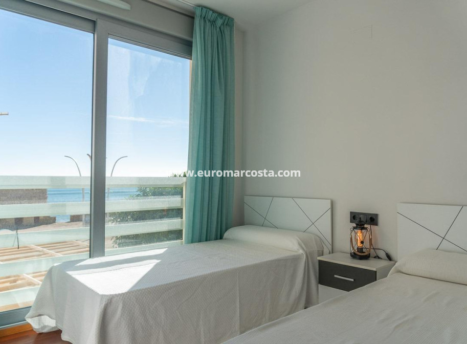 Sale - Apartment / flat - Torrevieja - La Mata