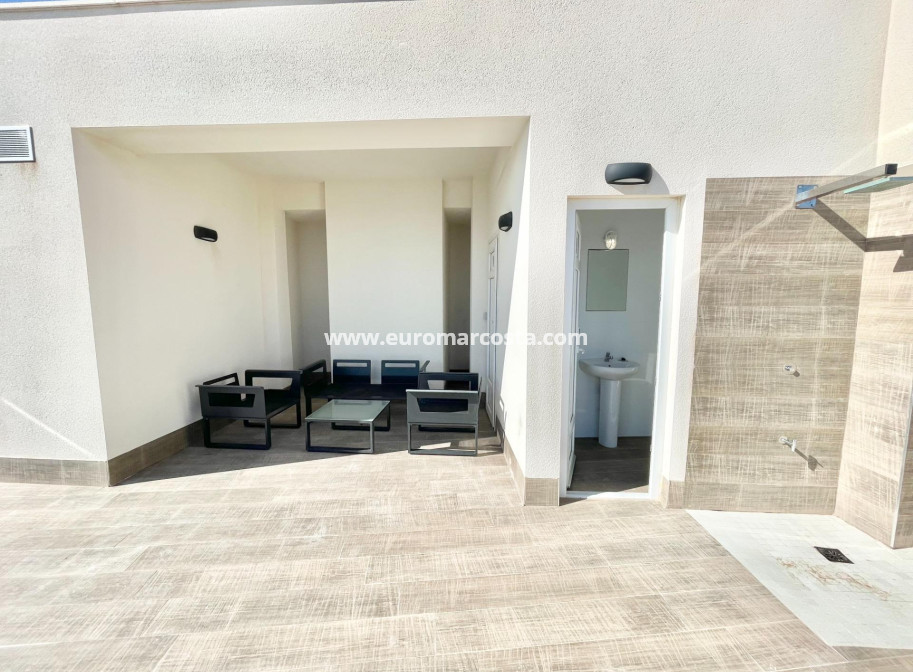 Sale - Apartment / flat - Torrevieja - La Mata