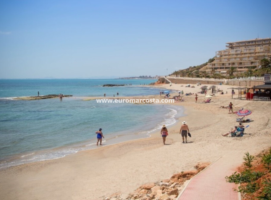 Objekte zum Wiederverkauf - Bungalow Planta Baja - Orihuela Costa