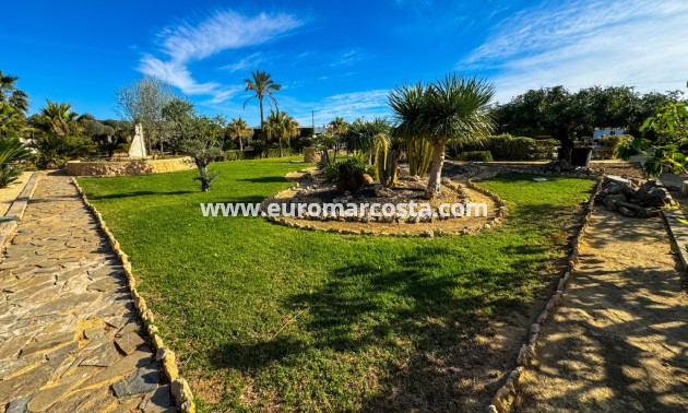 Sale - Country house - Orihuela