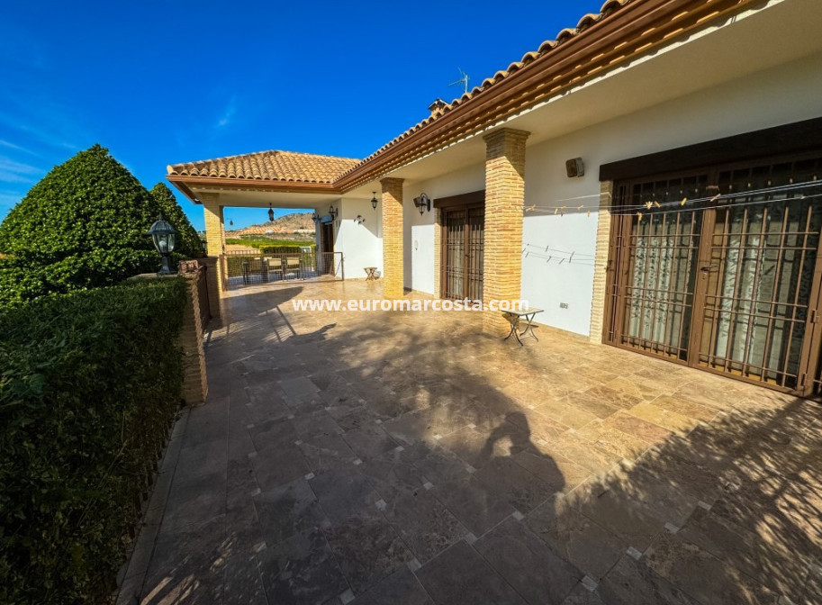 Sale - Country house - Orihuela