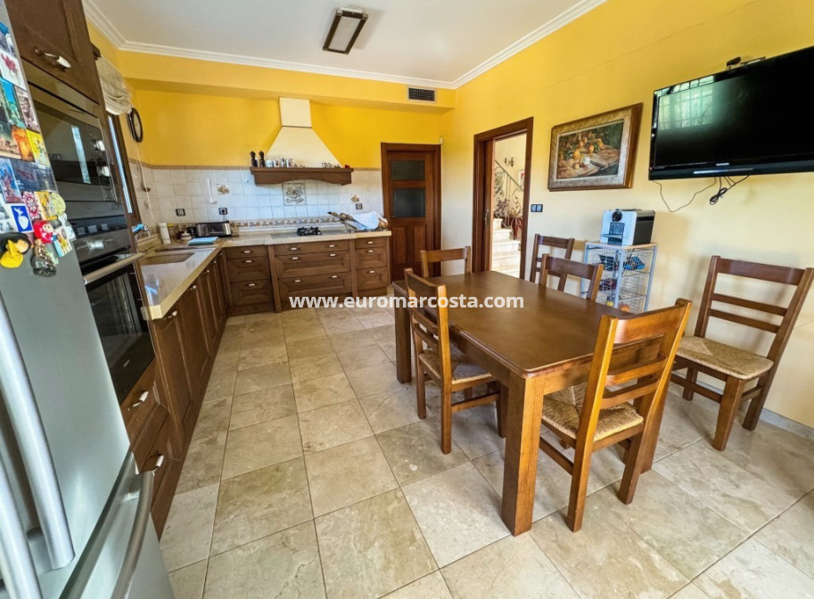 Sale - Country house - Orihuela