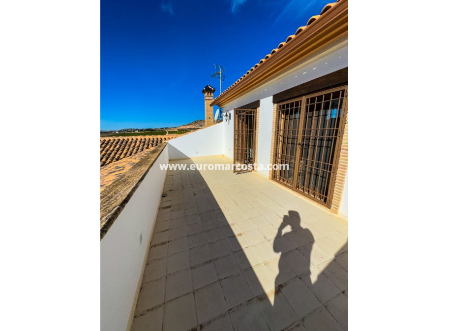 Sale - Country house - Orihuela