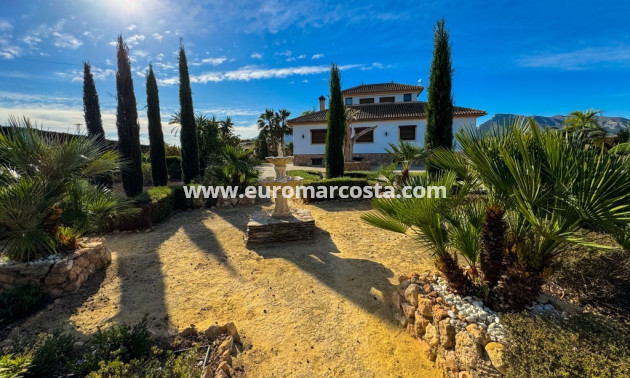 Sale - Country house - Orihuela