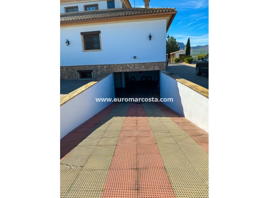 Sale - Country house - Orihuela