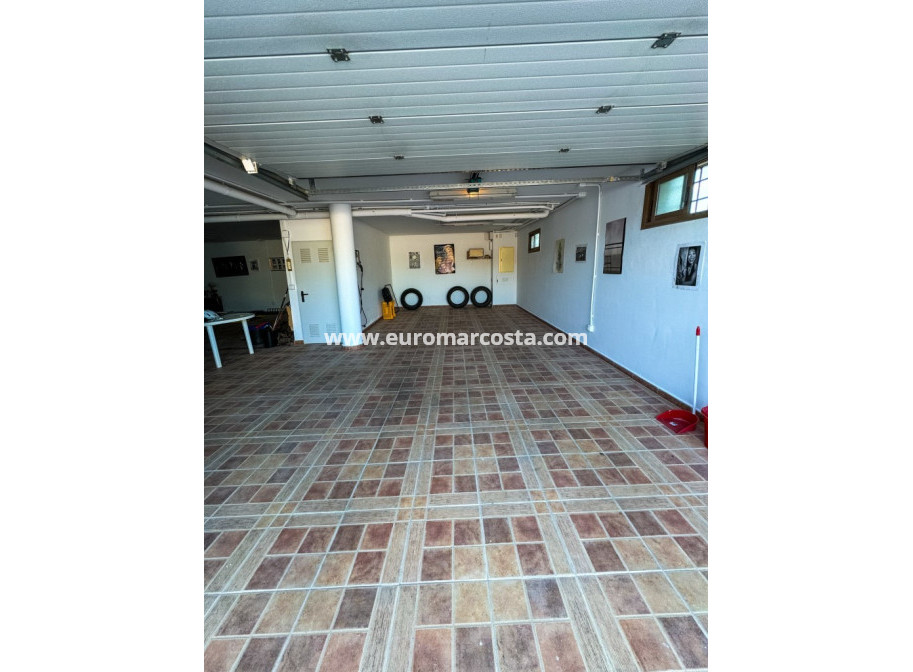 Sale - Country house - Orihuela