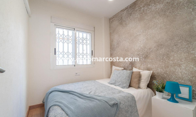 Sale - Apartment / flat - Torrevieja - TORREVIEJA