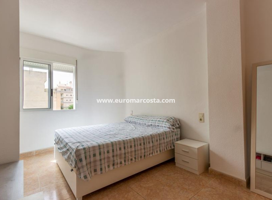 Objekte zum Wiederverkauf - Wohnung - Torrevieja - TORREVIEJA