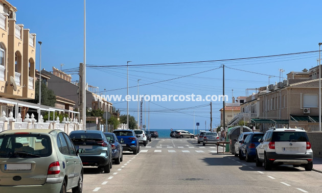 Sale - Apartment / flat - La Mata