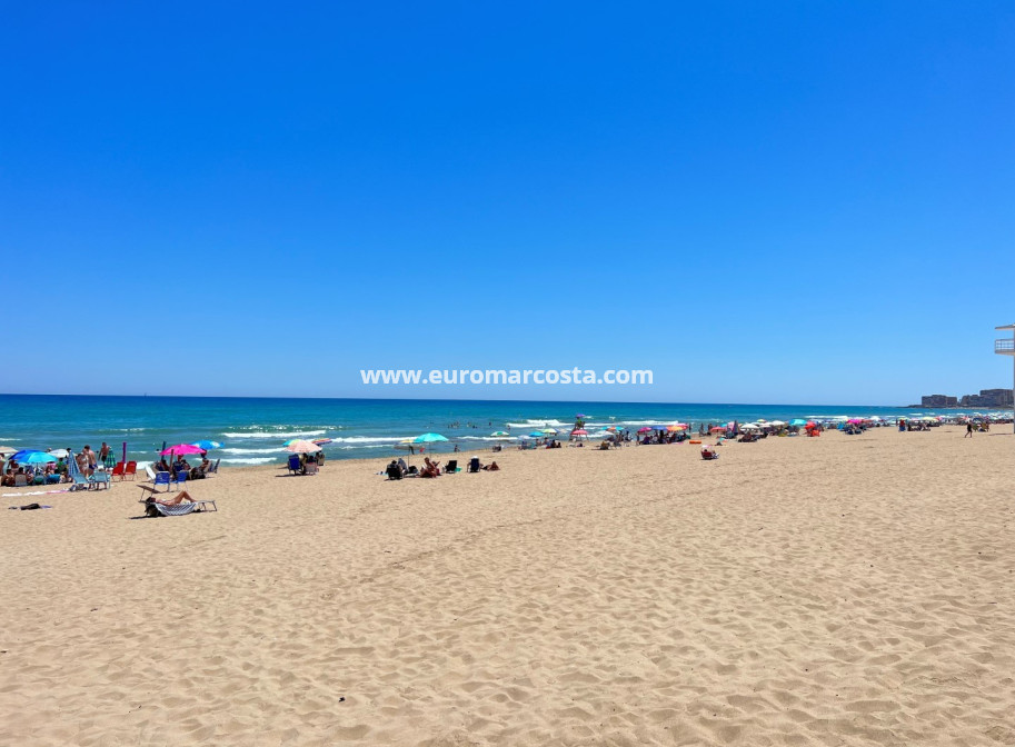 Sale - Apartment / flat - La Mata