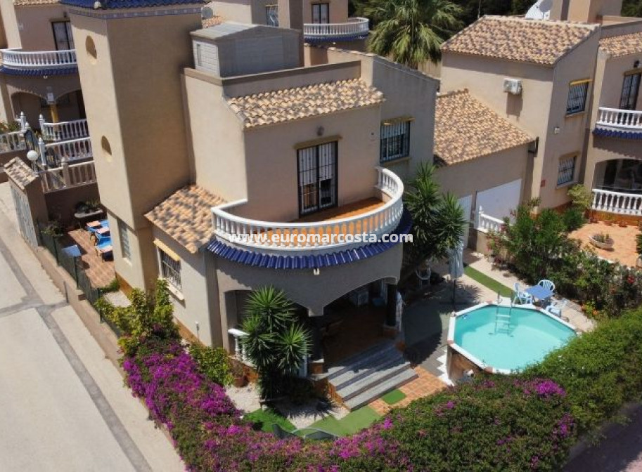 Sale - Villa - Orihuela Costa