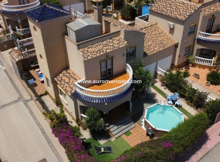 Sale - Villa - Orihuela Costa