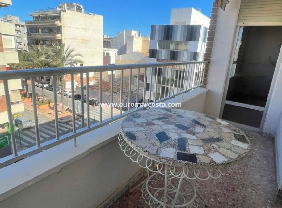 Objekte zum Wiederverkauf - Wohnung - Torrevieja - TORREVIEJA