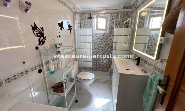 Sale - Apartment / flat - La Mata