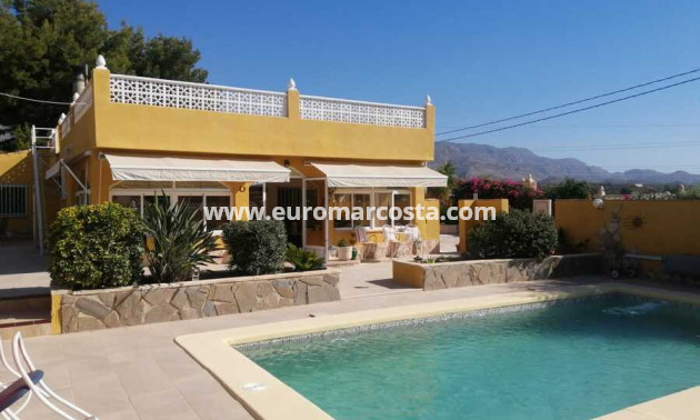 Sale - Detached Villa - Albatera