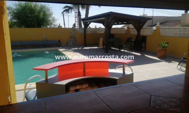 Sale - Detached Villa - Albatera