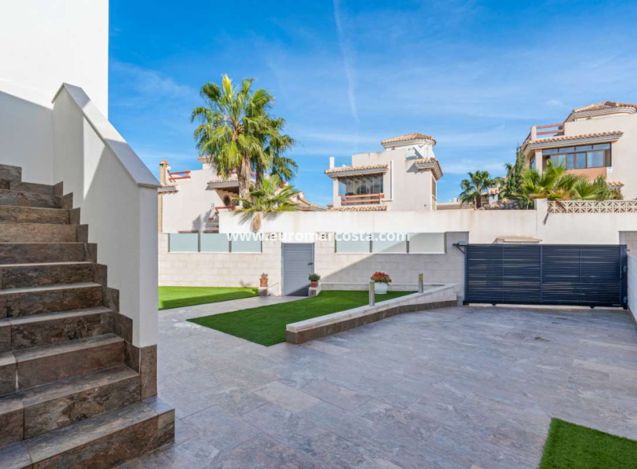 Sale - Villa - Orihuela Costa