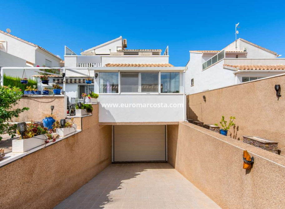 Sale - Villa - Orihuela Costa