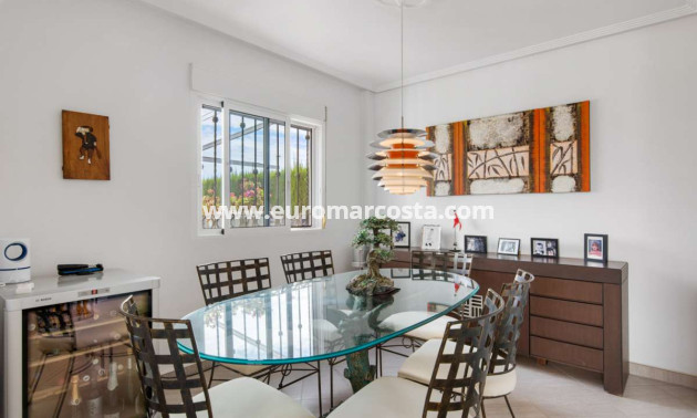 Sale - Villa - Orihuela Costa