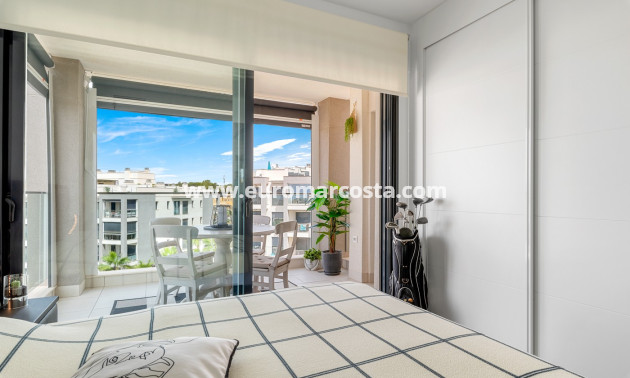 Sale - Apartment / flat - Orihuela Costa