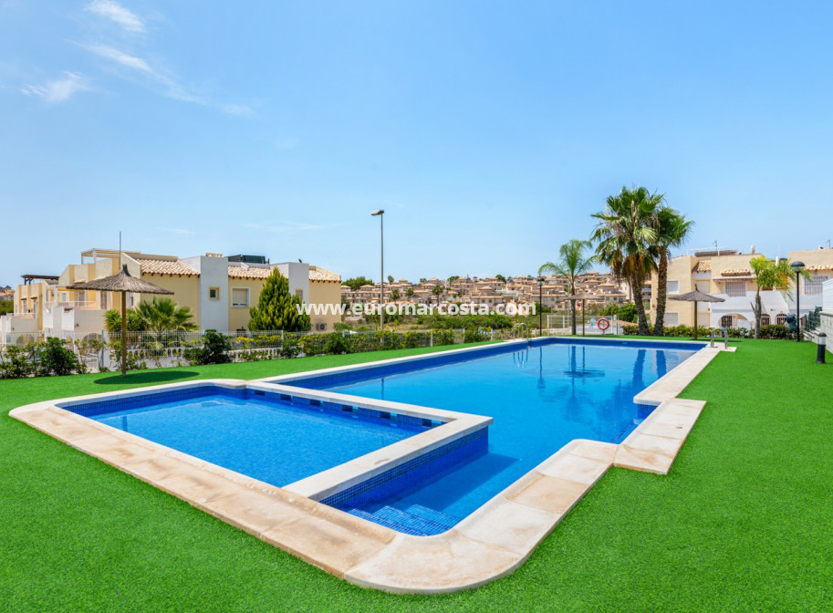 Sale - Apartment / flat - Orihuela Costa