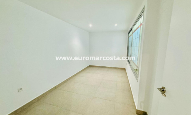 Sale - Apartment / flat - Guardamar del Segura