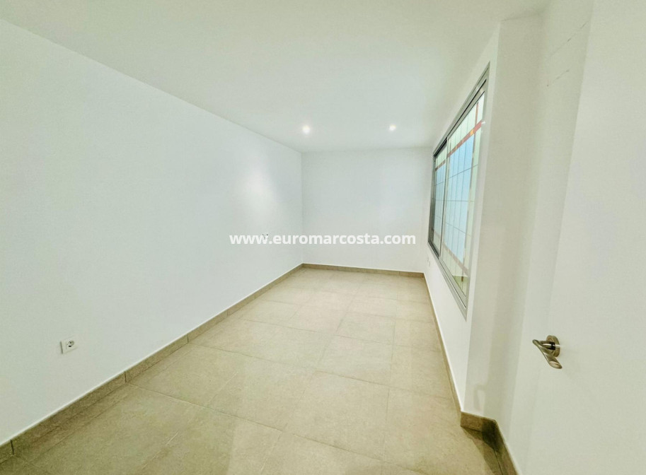 Sale - Apartment / flat - Guardamar del Segura