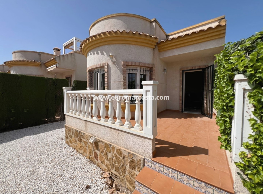 Sale - Villa - Los Montesinos