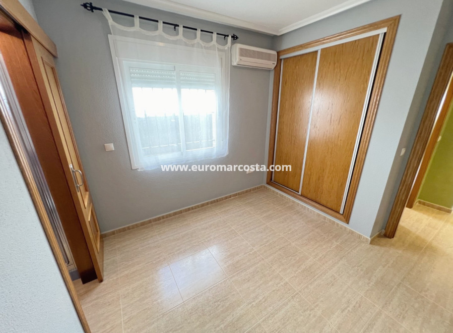 Sale - Villa - Los Montesinos