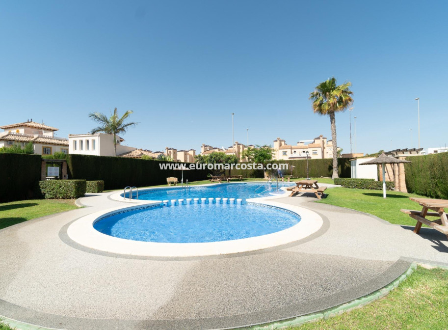 Sale - Ground Floor - Orihuela Costa