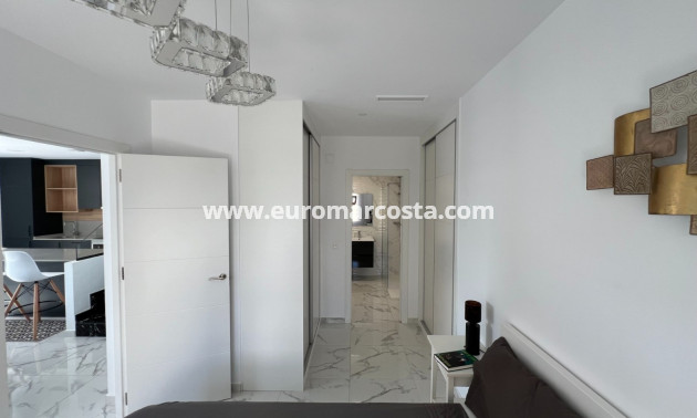 Venta - Detached House / Villa - Los Montesinos