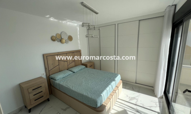 Venta - Detached House / Villa - Los Montesinos