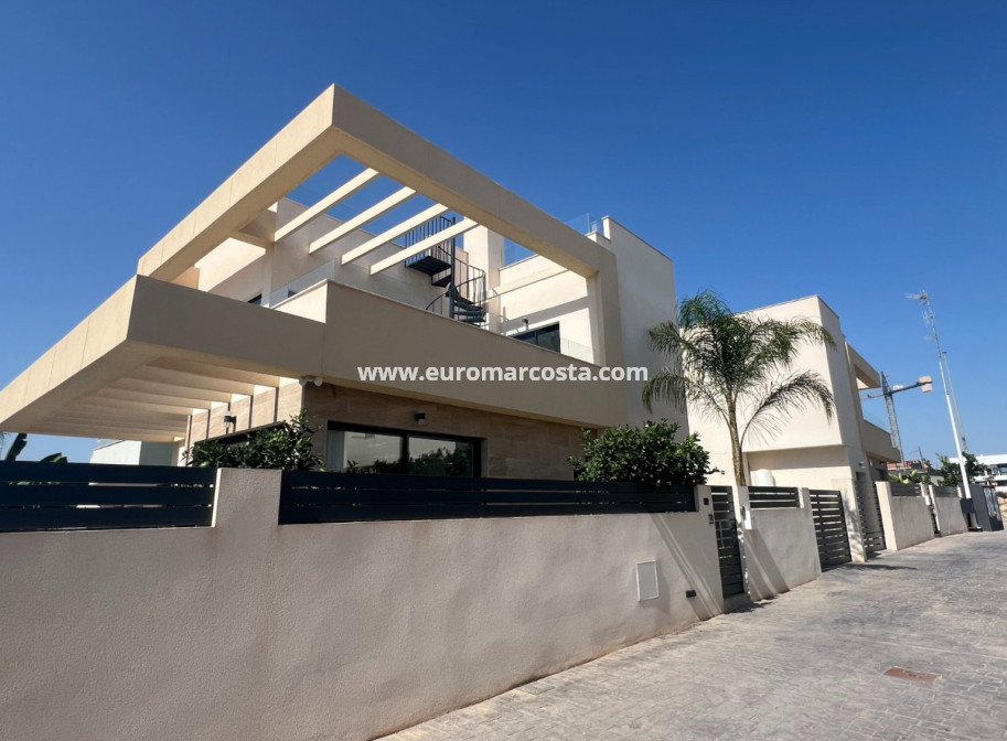 Venta - Detached House / Villa - Los Montesinos