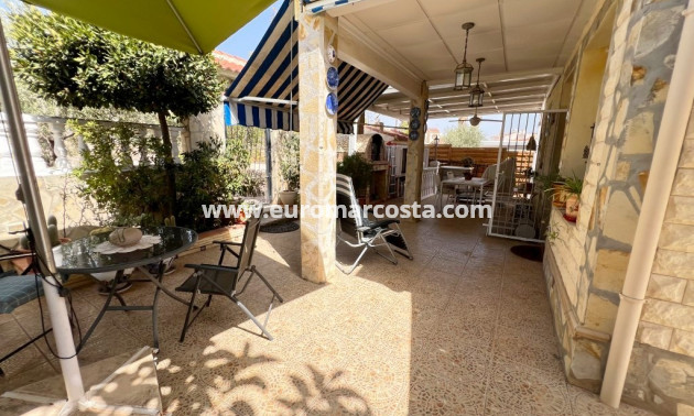 Sale - Chalet - San Fulgencio